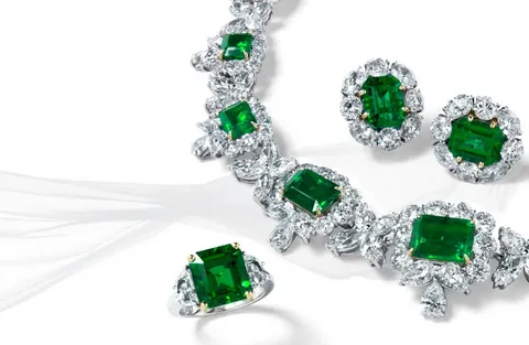 Top 10 Emerald Jewelry Pieces Every Collector Should Own